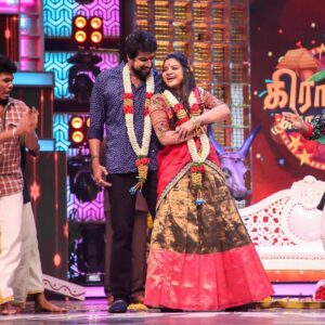 Chitra Instagram - Thank u @vijaytelevision for the beautiful memories 😍🥰😍. That  was really unexpected 😍 feeling blessed 😍🥰😍
Photography  @sankarkonvict 
Costume by @savinidii_official 
Jwellery @savinidii_jewellery
