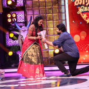 Chitra Instagram - Thank u @vijaytelevision for the beautiful memories 😍🥰😍. That  was really unexpected 😍 feeling blessed 😍🥰😍
Photography  @sankarkonvict 
Costume by @savinidii_official 
Jwellery @savinidii_jewellery