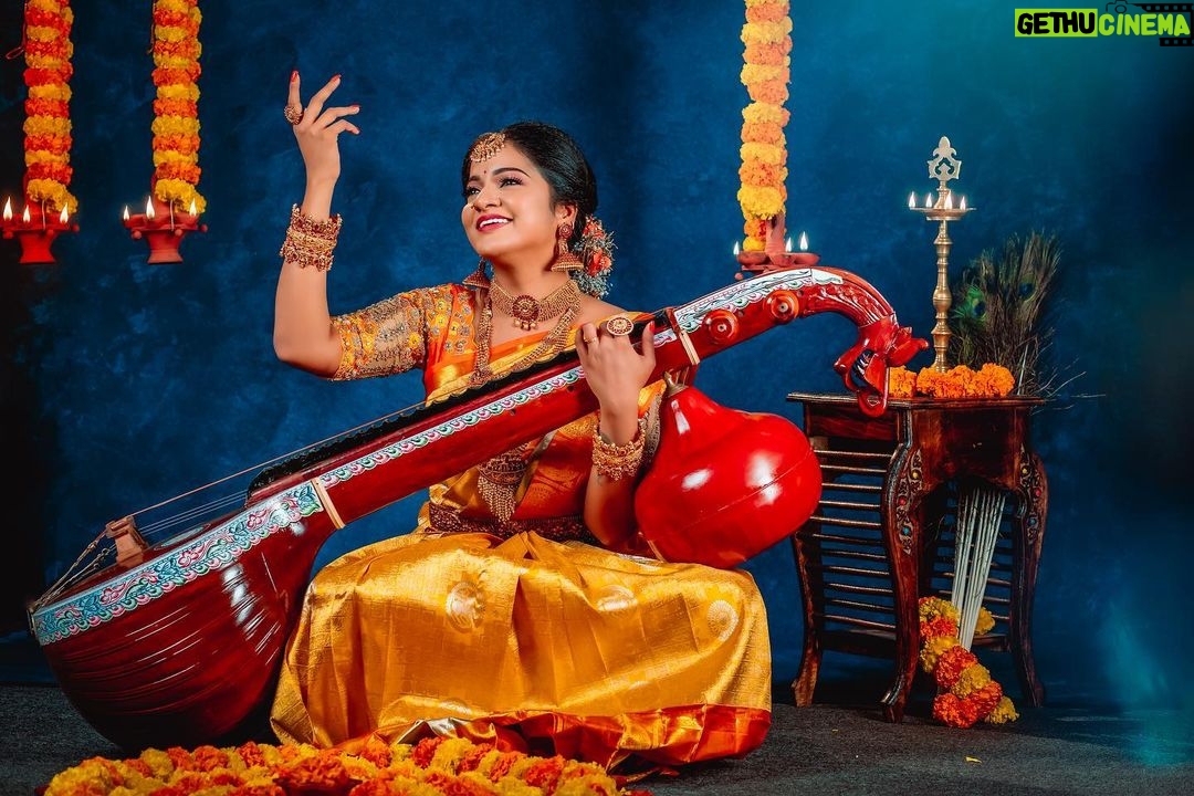 Chitra Instagram - Happy ayuthapooja darlings😍🥰😍 Mua: @renuka_hairandmakeup Saree: @grb_silks Blouse: @vy16studio Jewels: @chennai_jazz Photography: Prabhu @picexlstudios Video : @shiv_fotography Flowers: @weddingflowerjadai Concept and organised: @gracebhargavi