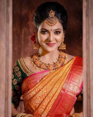 Chitra Instagram - Mua : @laavi_me @lavanya_makeupartist
Photography : @artsystudios.india 
Outfits : @mabia_mb @bollinenisilks 
Organised : @wedding.destination.chennai
Jewellery : @wowbridaljewel