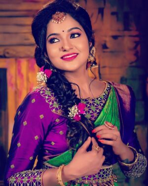 Chitra Instagram - @renuka_hairandmakeup 

Blouse @vy16_studios 
Sarees @grb_silks

Photography @picexlstudios