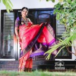 Chitra Instagram – Saree @koyamssilk_
Camera @shagulphotography
Mau @jeevitha.mua
Jewel @new_ideas_fashions
Blouse. @j2fashions