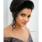 Chitra Instagram - Mua : @makeupibrahim Hairstylist: @gopinathyashica @sabitha_seenu_hairstylist Clicks: @maheshwarun.photography Costumes: @savinidii Jewellery: @savinidii_jewellery Styling: @thoorigaikabilan @thoorigaiie Location: @idt_chennai
