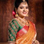 Chitra Instagram - Mua : @laavi_me @lavanya_makeupartist Photography : @artsystudios.india Outfits : @mabia_mb @bollinenisilks Organised : @wedding.destination.chennai Jewellery : @wowbridaljewel
