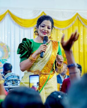 Chitra Instagram - Event tym @ erode 

Pro and Photography @solamedia_starz
Saree @valarweddingsarees 
Blouse @zaraglamzfit 
MUA @makeupartistkalai