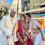 Chitra Shukla Instagram - 08/12/2023 Mere Yaar ki Shaadi Hain…. Cant believe you got Married Ch And I actually witnessed your wedding and played the role i have played all my life for you Main hu toh tujhe fir aur kya chahiye 🤪 I wish you all more Love Happiness Peace eace with this new beginnings in Life I want to see you happier and really proud of the way you handled it all so far I loveeeeeeee You and am there for you the way i have always been 🫂 शिव पार्वती विवाह स्थली श्री त्रियुगीनारायण
