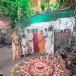 Chitra Shukla Instagram - Dipawali celebration ✨🚩✨#jaishreeram #dipawali #celebration #chitrashukla #shuklafamily @narendrashukla1107 @yogendrashukla725 @pretty_preet1993 @shubhamshukla0210 @starkanav @shuklafamilylove @realsupercop @chitrashuklaofficial #familylove #happiness 😊✨♥️✨ #dipawalicelebration #reelsvideo #reelsindia #reelsinstagram #reels #reel #viralreels #reelsinsta #reelvideos Indore, India