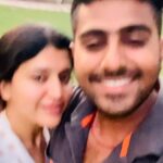 Chitra Shukla Instagram - #reelsinstagram #vc #vaibhavchitra #chitrashukla #vaibhavupadhyay #chitrashuklaupadhyay #vcwedding #vaibhavchitralove #couple #indore #happytime India