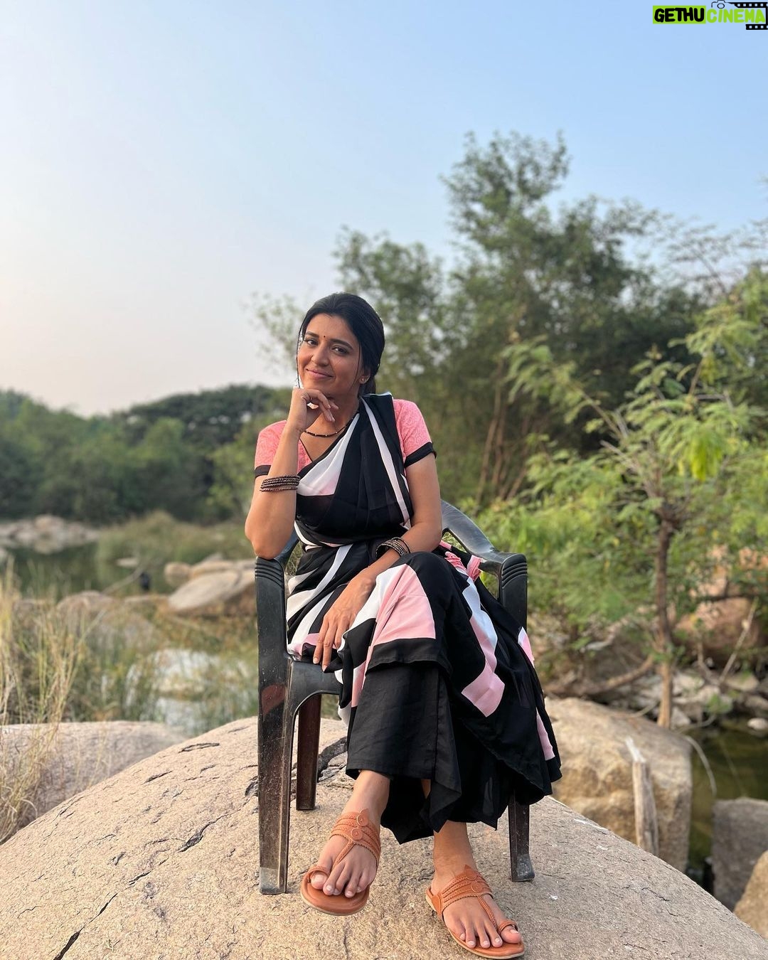 Chitra Shukla Instagram - I liked my dark complexion look😊 Do you ? like it or not tell me in comments. #newmovie #look #glimpse #character #ipsofficer #chitrashukla #telugumovie #nofilter #darkcomplexion Hyderabad - Telagana