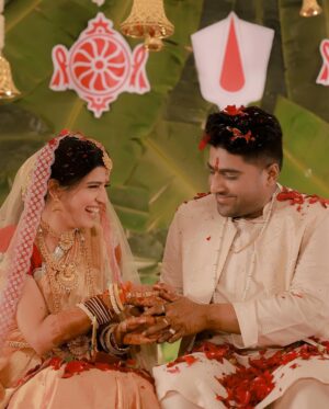 Chitra Shukla Instagram - Engagement day 💍 💍 
#monday #4thdecember2023 #vcwedding #vaibhavupadhyay #chitrashukla #vc #chitrashuklaupadhyay #vaichi #vaibhavchitra #wedding