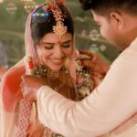 Chitra Shukla Instagram - Engagement day 💍 💍 #monday #4thdecember2023 #vcwedding #vaibhavupadhyay #chitrashukla #vc #chitrashuklaupadhyay #vaichi #vaibhavchitra #wedding Indore, India