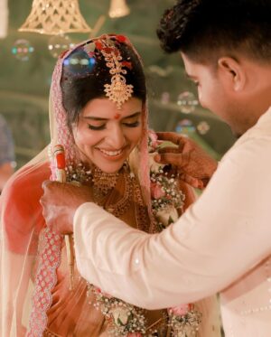 Chitra Shukla Instagram - Engagement day 💍 💍 
#monday #4thdecember2023 #vcwedding #vaibhavupadhyay #chitrashukla #vc #chitrashuklaupadhyay #vaichi #vaibhavchitra #wedding