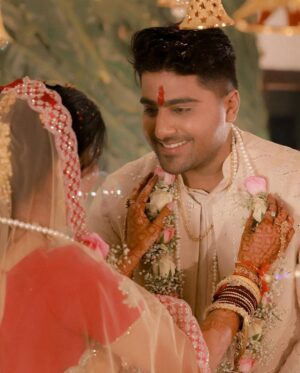 Chitra Shukla Instagram - Engagement day 💍 💍 
#monday #4thdecember2023 #vcwedding #vaibhavupadhyay #chitrashukla #vc #chitrashuklaupadhyay #vaichi #vaibhavchitra #wedding