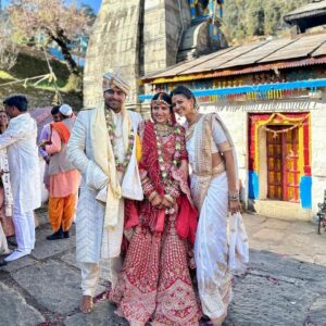 Chitra Shukla Instagram - 08/12/2023 Mere Yaar ki Shaadi Hain….

Cant believe you got Married Ch 
And I actually witnessed your wedding and played the role i have played all my life for you 

Main hu toh tujhe fir aur kya chahiye 🤪
 
I wish you all more Love Happiness Peace eace with this new beginnings in Life 
I want to see you happier and really proud of the way you handled it all so far 
I loveeeeeeee You and am there for you the way i have always been 🫂