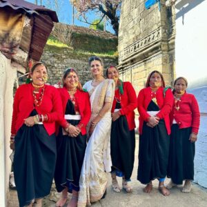 Chitra Shukla Instagram - 08/12/2023 Mere Yaar ki Shaadi Hain….

Cant believe you got Married Ch 
And I actually witnessed your wedding and played the role i have played all my life for you 

Main hu toh tujhe fir aur kya chahiye 🤪
 
I wish you all more Love Happiness Peace eace with this new beginnings in Life 
I want to see you happier and really proud of the way you handled it all so far 
I loveeeeeeee You and am there for you the way i have always been 🫂