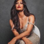 Chitrangada Singh Instagram - 💛 . . For the event Makeup : @george_p_kritikos hair stylist: @ritashukla22 outfit : @chicandholland Jwellery: @karishma.joolry 📸: @jiphotographyofficial Styling @eshaamiin1