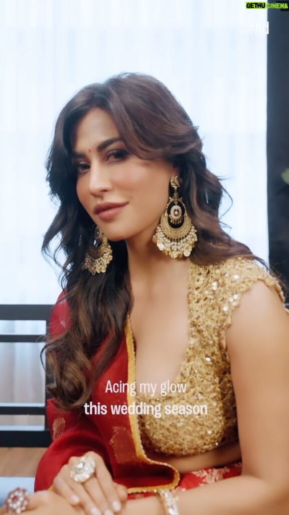 Chitrangada Singh Instagram - #Ad Perfect that dewy glow this wedding season with @lakmeindia’s Glam Squad! 💫 I adore the Lakmē Lumi Lit Cream for its hydrating touch, giving me that flawless glow from within. ✨ Don’t miss out – grab your Lakmē Lumi essentials now and shine bright for the wedding season! #Lakmé #LakméIndia #LakméMakeup LakméSkincare #LakméLumiCream #LakméLook #WeddingSeasonGlow #Lakme #LakmeIndia #lakmefestiveglow