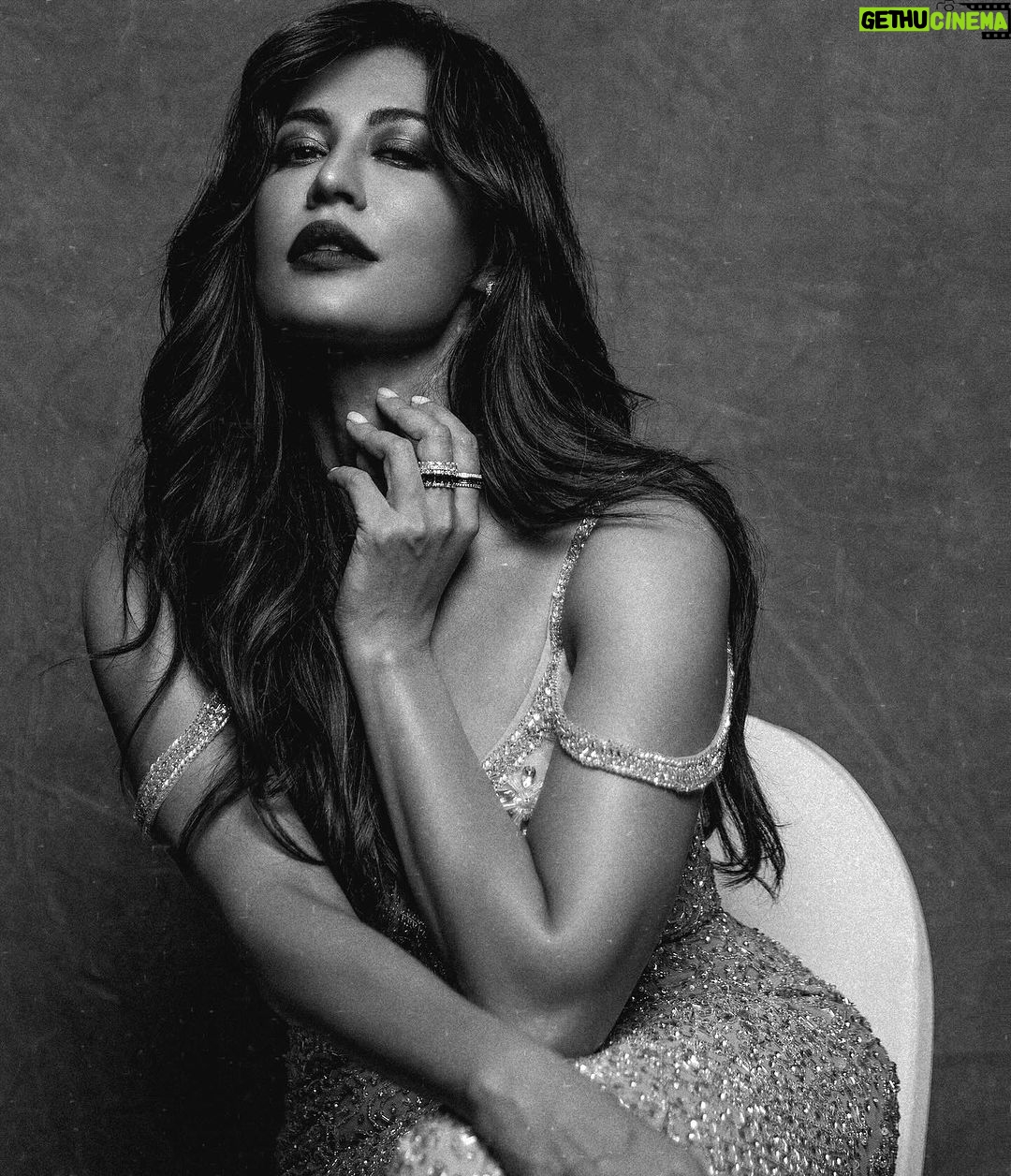 Chitrangada Singh Instagram - 💛 . . For the event Makeup : @george_p_kritikos hair stylist: @ritashukla22 outfit : @chicandholland Jwellery: @karishma.joolry 📸: @jiphotographyofficial Styling @eshaamiin1