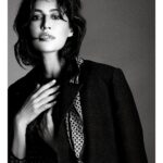 Chitrangada Singh Instagram - 🖤🤍 ..a noir affair . . Images @taras84 Makeup &hair @eltonjfernandez Stylist @leepakshiellawadi