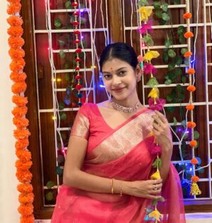 Cookies Swain Instagram - Happy Diwali to all 🙏💕

Rangoli by me - @cookies_swain

P.c - @sweta___swain 😘