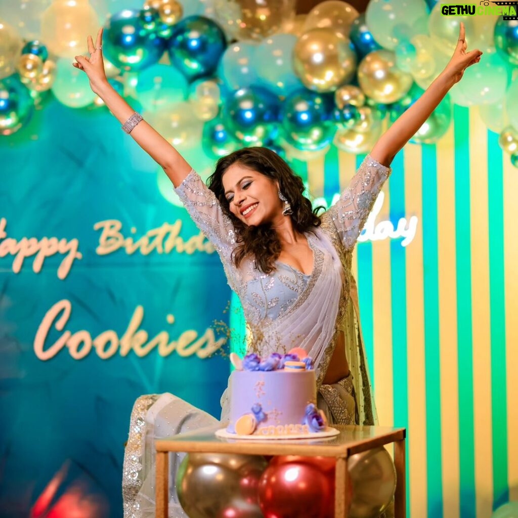 Cookies Swain Instagram - Happy Tithi Wala Birthday to me 🥳 Thank you @camera__wala_ 💜 InMyWorld (: