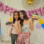 Cookies Swain Instagram – Happy Birthday to me 🤭❤️🙈
1st cake cutting with my world😍

@pratima.dolly30 
@_.suhaaniii.__ 
@officialsushreerashmi