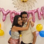 Cookies Swain Instagram - Happy Birthday to me 🤭❤️🙈 1st cake cutting with my world😍 @pratima.dolly30 @_.suhaaniii.__ @officialsushreerashmi