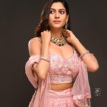 Cookies Swain Instagram - Shot for @eparisadashiv Agency @utkalupdates_officials @sushreesangeeta_11.11 Featuring @cookies_swain Make up @sibani_sibi Assist @pabitrabaidya.me @tanmaykumarsahoo Retouching @flashandstrokes Equipment used @nikonindiaofficial . . #jewellery #jewellerycampaign #editorialphotography #3pointlighting #nikonphotography #devimukharjee #devisgallery #keepcreatingkeepinspiring