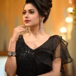 Cookies Swain Instagram - Pov : You are in 2023 but your playlist just stuck in 90s 🖤 P.c - @elegant_photo_graphy MUA - @chinu_makeup Hairstyle - @tulasibeh Outfit - @duhitamanav Duhita & Manav