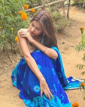 Cookies Swain Instagram - “The Marigold is a reminder that life is beautiful, even in its darkest moments.” 

Saree - My bestie @__rituparna__98 💙
P.c - @pratima.dolly30 😘