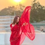 Cookies Swain Instagram – मैं ठहरी रही ज़मीं चलने लगी
धड़का ये दिल साँस थमने लगी
हो क्या ये मेरा पहला-पहला प्यार है ?❤️

P.c – @_.suhaaniii.__ 🫰 Cuttack, Odisha