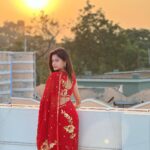 Cookies Swain Instagram – मैं ठहरी रही ज़मीं चलने लगी
धड़का ये दिल साँस थमने लगी
हो क्या ये मेरा पहला-पहला प्यार है ?❤️

P.c – @_.suhaaniii.__ 🫰 Cuttack, Odisha