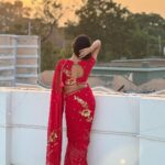 Cookies Swain Instagram - मैं ठहरी रही ज़मीं चलने लगी धड़का ये दिल साँस थमने लगी हो क्या ये मेरा पहला-पहला प्यार है ?❤️ P.c - @_.suhaaniii.__ 🫰 Cuttack, Odisha