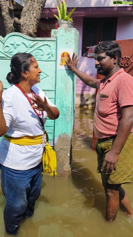 D. Imman Instagram - இசையமைப்பாளர் இமான் சார் அவர்களுக்கு நன்றி தெரிவித்த தூத்துக்குடி மக்கள்.🙏 வெள்ளத்தால் பாதிக்கப்பட்ட மக்களுக்கு 150 குடும்பங்களுக்கு உதவிய இசையமைப்பாளர் இமான் சார் அவர்களுக்கு நன்றி தெரிவித்த தூத்துக்குடி மக்கள் 🙏 #immanmusic #imman #helping #help #humanity #tending #rendingreels #manitham CycloneMichaung #சமூகஆர்வலர்உமா #umaumas123 #CycloneUpdate #poorpeoplehelp #humanity #அன்பின்விழுதுகள்உமா #selvamumaworldrecords #selvamuma #annamittakai