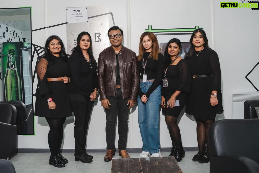 D. Imman Instagram - @immancomposer It waas plesure meeting you!😍We always listen to your songs and to hear it in person was wonderful... It felt like a dream😍 Makeup Hair by @sangavibridal Mua Team✨ @beautyby.inthuu @suvis.captures @y.sathurja @sanabeyouty @gowsiii__ @sivanuyaailango @sangavibridal thank you @thecrown_official @eventbudget Zürich, Switzerland