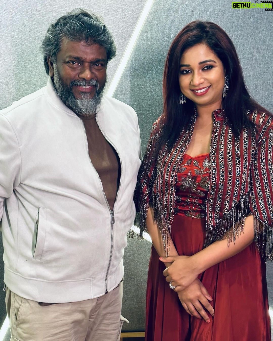 D. Imman - 19.7K Likes - Glad to rope in Dear Friend,sis @shreyaghoshal for Director/Actor Parthiban’s next directorial venture!
Always magical recording your voice! God be with you and your family!
Can’t wait to share the song with you all!
Lyric by Radhakrishnan Parthiban!
A #DImmanMusical
Praise God!
@radhakrishnan_parthiban @shreyaghoshal @keerthanaparthiepan @akira_productions_