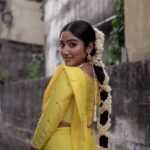 Deepika Venkatachalam Instagram – DEEPIKA 💛

/ 
BTS of the #RnDWedding muhurtham
Hair @hair_by_naemat 
Assitant @suprajhasrajan.makeup 
Photogrpaher @sakshi.ramakrishnan @ananda034 
Styling @stylingbysamiha 
Jewelry @quillsspills 
/
#RnD #RVPxDeeps 
‼️ 
For package details and enquiries WhatsApp – +91 85910 91260
❗️
.

.

.

.
#mumbaimua #chennaimakeupartist #mumbaimakeupartist #makeupinspo #weddingmakeup #southindianbridalmakeup #southindianbride #indianbride #indianwedding #makeupartist #coimbatoremakeupartist #chennaimuah #telugubride #malayalam #muhurthamakeup #weddingsutra #airbrushmakeup #bridesofindia #celebritymakeupartist #keralamakeupartist #kochimuah #calicutmakeupartist #trivandrumdiaries #keralafoodie #bridalmakeupartist #snehamnj