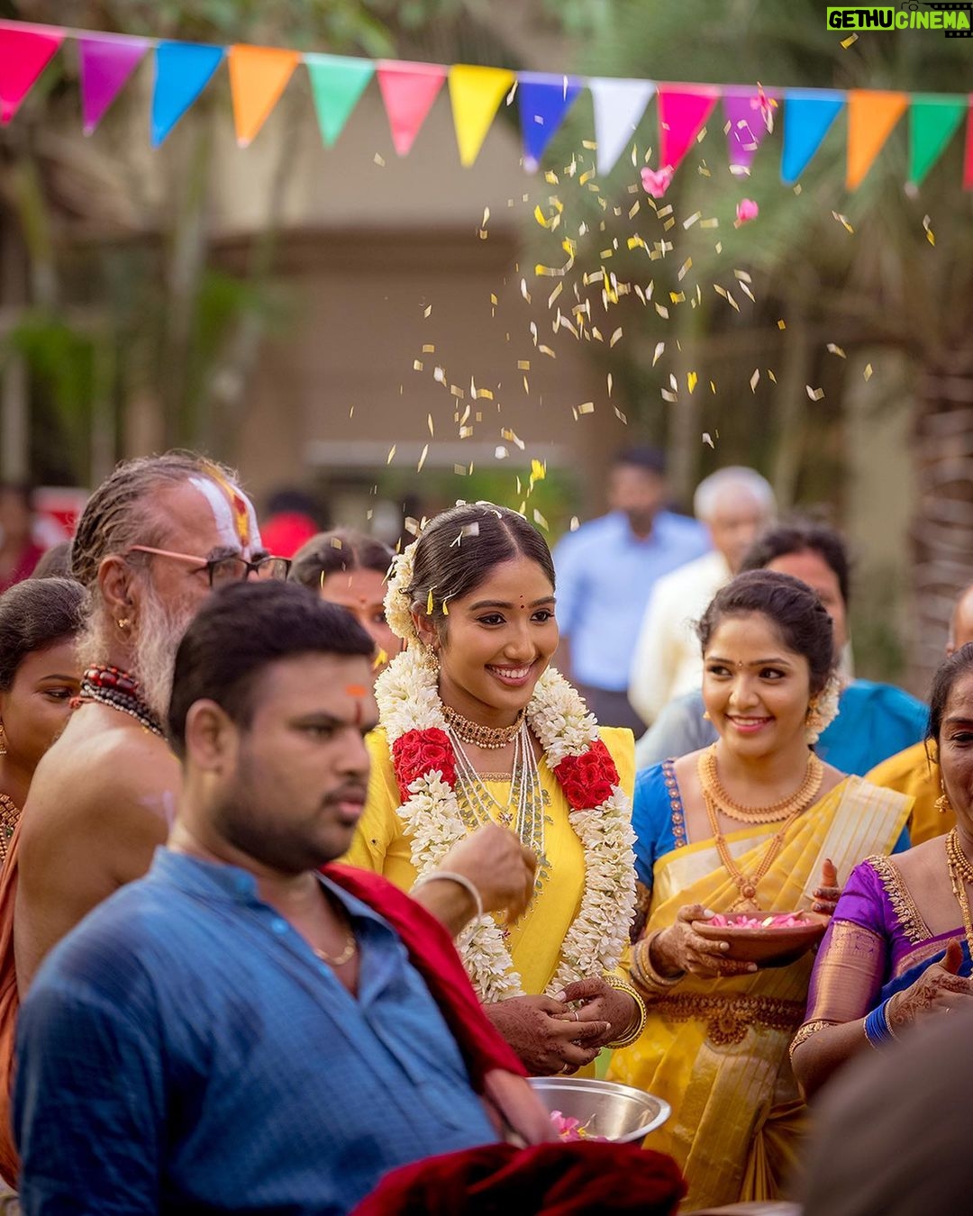 Deepika Venkatachalam Instagram - A Tuscan Gold Dream | Traditional Tamil Hindu Wedding Delight of Deepika Venkatachalam & Raja Vetri Prabhu @deepika_v__ @raja_vetri_prabhu_ Marrying your best friend with the blessed presence of your family, friends and loved ones is one of the greatest gifts two soulmates can ever wish for. Our gorgeous couple Deepika and RVP had a truly divine wedding moment surrounded by their closed ones. Deepika looks like a royal bride in her vibrant yellow saree ensemble curated from 'Saaramati' and 'MAYON by Subhathra Couture'. Her intricate bridal jewelry collection is handpicked from 'Quills and Spills'. The bridal glam and styling for her much awaited D-Day is finessed by MUA Sneha MNJ, Hairstylist Naemat Vanak and assistant MUA Suprajha S Rajan, aligning with the vision of stylist Samiha Iyer. Their summer wedding aesthetic is aced to perfection with the most talented wedding decor delivered by the team at 'Vizha'. Polished in soothing natural hues, the wedding portraits of Deepika and RVP instantly refresh your twisted nerve knots with a strong pop of true love and happiness. Wedding Styling: @stylingbysamiha Make Up: @snehamnj Hair: @hair_by_naemat Jewellery: @quillsspills Blouse: @mayon_by_subhathracouture Decor: @vizhamedai Bangles : @narpavi_kraftz #sonyalphain #sonyindiaofficial #createwithsony @sonyalphain #RnD #RVPxDeeps #chennaiwedding #weddingday #traditional #tamilwedding #couplegoals #southindianwedding #coupleportraits #weddingphotography #photographyinspirations #couplepics #happycouple #weddingtrends #weddinginspirations #weddingideas #topweddings #weddingphotography #coupleposes #weva Chennai, India