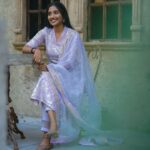 Deepika Venkatachalam Instagram - #DiwaliwithD (4/10) A salwar set that radiates “English Lovesu” 🎶 ft @fiorebymalar_ ✨ A beautiful benarasi brocade kurta with a super cute neck pattern with elbow sleeves with Italian crepe pants with a head turning zari embroidered dupatta with zari border on all sides. Trust me, the dupatta is a show stealer😍 I was a little hesitant to try out a new neck pattern for this set, but malar akka was so sure about it. And after I saw the complete look of the outfit, I fell in love too! I mean who wouldn't la?🥹 The moment I wore the outfit, it made me think may be this is how Sitamahalakshmi / NoorJahan would have looked if she opted for salwars than sarees🙈 An outfit that radiates royalty!! ✨ @fiorebymalar_ has a lot of colour options for this outfit and you guys should definitely check it out! I wore this outfit for a very special day and I totally loved how I looked like a queen in her castle. More details about the special day will be revealed soon 😙 . 📸 @mukesh__dm . #DiwaliWithD #Deepika