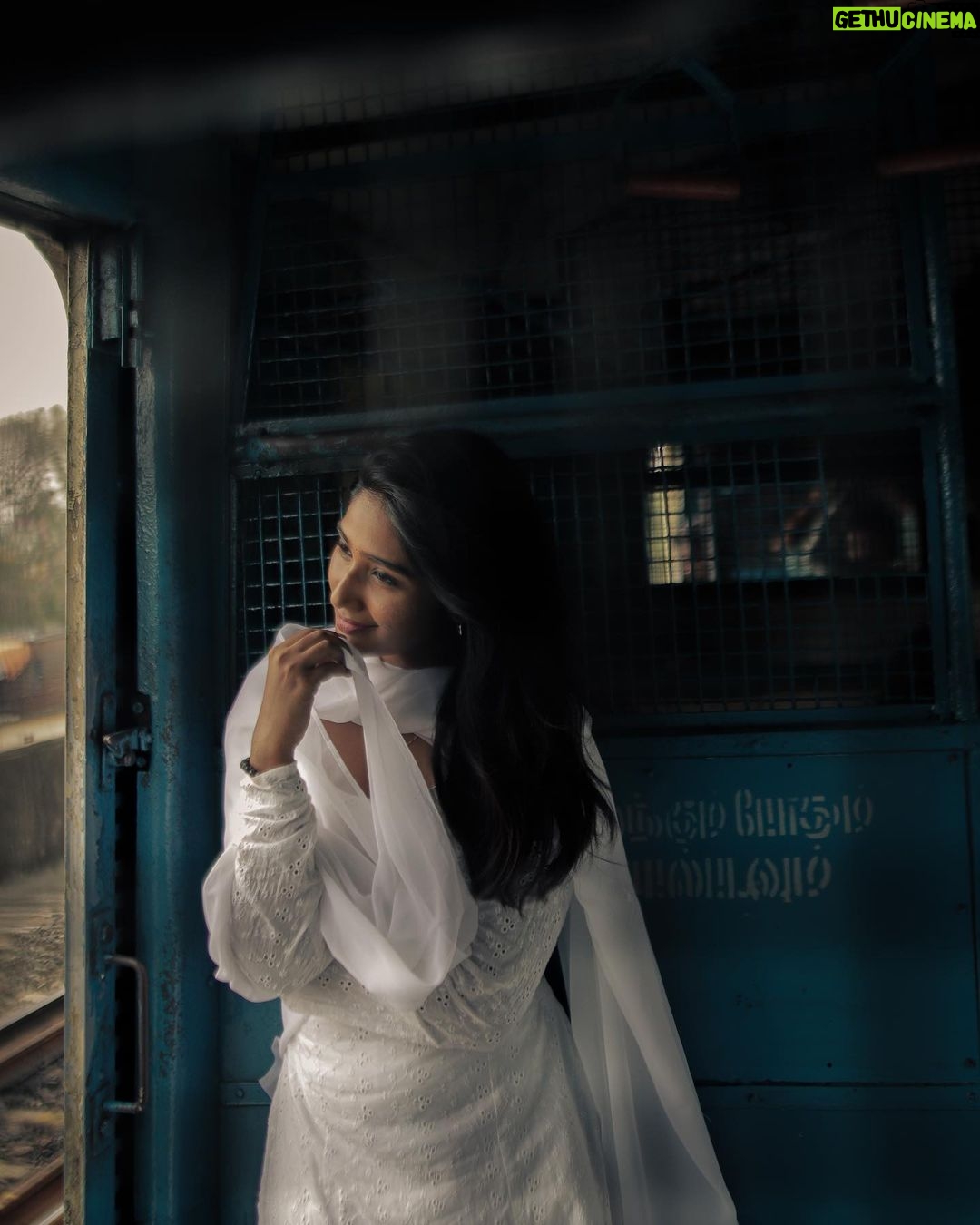 Deepika Venkatachalam Instagram - Meghna, a girl of everyone's dream! 🤍 She came, she just lived a few minutes but gave us her heart to hold onto and cherish her forever and more! Truly in all honesty, thank you for the kind of response you all gave for the "Meghna" reel. I loved reading every single comment and it definitely brought a smile and some glow! 🤍 Trains & Whites- A 200% GVM kind that can never go wrong! How can a simple MRTS in Chennai look so beautiful and how can a plain white dress look drop dead gorgeous in the eyes of GVM, the master film maker? That was my only thought throughout that day!! Everytime I’ve travelled in MRTS, there's some raw vibe and connect that would truly want me to spend more time and explore what it is to travel everyday in an MRTS. Also, I really loved how @label.keara brought out what exactly was in my mind. She picked up a plain Hakoba white fabric and made a beautiful custom fit top and I picked up a white pant and dupatta to go with as I never wanted to mix shades in the outfit. The team was so courteous to listen to my requests and made it such that it fit me like a glove! I'm sure she has more colours and more ideas that will bring out some exciting outfits. These are perfect and beautiful to be worn on any day of the week and to anywhere under the sky! 🤍 I'd love to keep repeating this piece of outfit for more number of times so that I feel more of Meghna in me!! 🥹🤍 Are you someone like me? Then @label.keara should be your choice! Run run run and let me know if you'd pick something like this? 💭⬇️ . . 📸 @hariz_comrade . #deepika #chennaiblogger #chennaiinfluencer #ootd #styling #vaaranamaayiram #meghna #RealoverPerfect