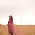 Deepika Venkatachalam Instagram - POV: You are someone’s light at the end of their tunnel! ⭐ Sometimes life is very magical, you’d find a human walking into your life from nowhere and then bring their world under your feet just so that it brings happiness to you and that person! 🫶🏼 You may hesitate to shower your love back on them and lock yourself inside walls scared of the hurt that comes along with the love, but Time and again they’d make you feel like you’re a queen and you deserve the best! “நான் தோற்று போவேன் என்று அஞ்சியே என் தேர்வை எல்லாம் ஒத்தி வைக்கிறேன் ரகுமாரி சுகுமாரி என் மனம் ஒரு மலரடி மலருக்குள் அடி தடி.....”🎶🫶🏼 Have you been there? If not yet, this is a reminder that you are someone’s light and they are coming for you, soon! ❤️ This outfit from @vastara_thelabel ‘s Diwali collection is truly love at first sight and talking more about it in the coming posts! ➡️ . 📹 @mukesh__dm ❤️ ( The one who shot our aaradhya video as well. Remember? ) . Team @saisubha_hairstylist @raja_vetri_prabhu_ @_mukesh_17___ . #Deepika #DiwaliwithD