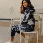 Deepika Venkatachalam Instagram - Somehow, a comfy hoodie just tends to feel like home. Isn’t it ? 🥹 ❤️ Barged into your feed today just to remind you all that today is the last day of @heavymetal_clothing ‘s INAUGURAL SALE. Vouching for these suoer affordable & super soft fabrics and classic hoodies & joggers!! ( Flat 30% discount on all products. Use the coupon code “2022” to avail it. ) TODAY IS THE LAST DAY broooooo! Goteeeet? 🤯 . 📸 @thatmadraskaran #chennaiblogger #chennaiinfluencer #styling #hoodie #newyearsale