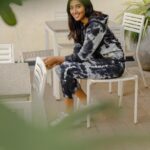 Deepika Venkatachalam Instagram - Somehow, a comfy hoodie just tends to feel like home. Isn’t it ? 🥹 ❤️ Barged into your feed today just to remind you all that today is the last day of @heavymetal_clothing ‘s INAUGURAL SALE. Vouching for these suoer affordable & super soft fabrics and classic hoodies & joggers!! ( Flat 30% discount on all products. Use the coupon code “2022” to avail it. ) TODAY IS THE LAST DAY broooooo! Goteeeet? 🤯 . 📸 @thatmadraskaran #chennaiblogger #chennaiinfluencer #styling #hoodie #newyearsale