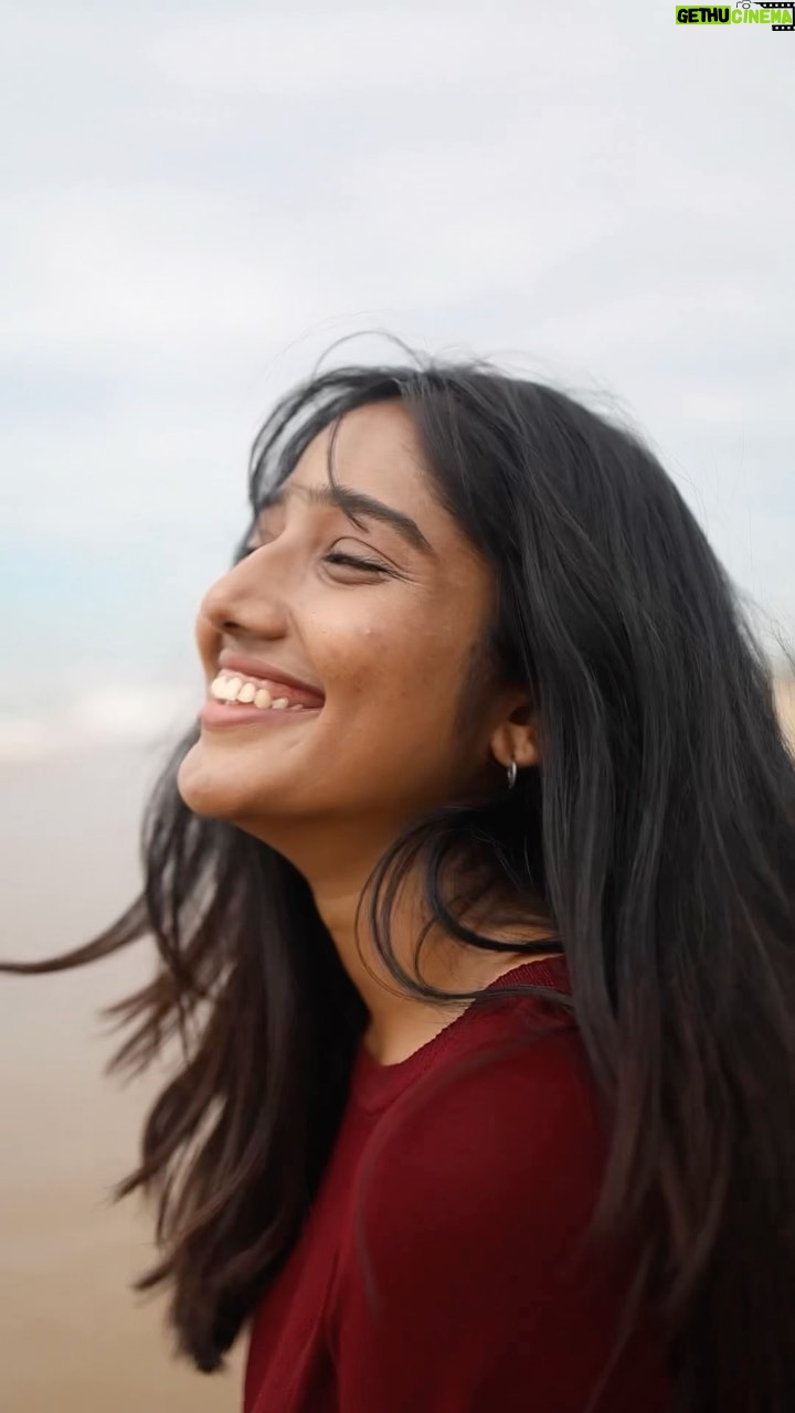 Deepika Venkatachalam Instagram - Elevate your beach day game! ☀️🏖️ Dreaming of beach days, ice cream golas, and laughter with friends? Reality sometimes has a different plan! But fear not, because I’ve got the secret to beach-time bliss! Introducing Lever Ayush Sensitivity Relief Toothpaste & Gel, with a 100% Clinically Proven Formula and the power of 8 Ayurvedic Ingredients like Clove, Triphala, and Arimedas Tailam. Say goodbye to sensitivity, and hello to carefree beach moments! 🏖️✨ #LeverAyushSensitivityRelief #BeachLife #SensitivityRelief #AyurvedicCare #NoMoreSensitivity #SmileBright #BeachFun #LeverAyush #ConfidenceBoost #IceCreamLove #DreamyDays