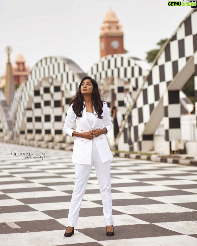 Deepika Venkatachalam Instagram - Ft. THE TALK OF THE TOWN, ♟Napier Bridge! Trust me when I first read about the space being painted like a chess board as a tribute to the chess olympiad, it quite didn't make me turn around much. But when I got a chance to pass by Napier Bridge I was mind-blown. The next hour I got a call from my favourite stylist @indu_ig and she told me we should do a shoot there. Tada!! 😍 Felt like It all fell in place. @indu_ig akka and her team took the effort to bring the best. She personally handpicked this white pencil pants and the white blazer to sync well and I was for it. 🖤 In her words this was the look of "A Sassy Woman" who could possibly slay like she owns it all!! Doesn't everyone want to be one ? ♟🤍 . Perfectly complimented outfits from @studio24_bespoke fit me like a glove. Truly honestly wondering for ways I can restyle this to twin with nature and the atmosphere! . 📸 @bhoopalm_official TEAM : @deepz_beautyjourney @deepika_hairstyles Outfit @studio24_bespoke Accessories @adorebypriyanka Assisted by @_.nevedhitha._ . . #deepika #chennaiblogger #chessolympiad #napierbridge #chennaiinfluencer