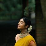 Deepika Venkatachalam Instagram – “Straight outta magazine!” 🙈

Elegant Jewellery that indeed spoke grace & charm! Ft. @konikajewellery ✨

When I draped this lehenga set for KKK and styled it for Abi, I in fact began wondering how would D carry this outfit if given a choice. Next minute I knew I’d wear it for a special occasion and what better than #RnD Thala Diwali? 🫶🏼

The outfit radiated both traditional and modern touch with pastel colours and temple borders in the skirt and blouse. To elevate the traditional side of the outfit, we decided to go for a heritage jewellery. 

That’s when we came across this grand heritage chocker and a matching jumkha from @konikajewellery 💫 It is surely a kind of jewellery that attracts everyone’s eyes and difficult to not have it. 

Deeiii bride-to-be take notes daaw, if you’re looking for a jewel set that gives you a classy bride look, then this is it. Gold,  kundans, with white & pink stone easily gives you a royal look in a giffy! ❤️

To complete the look, we went for a subtle makeup with a sleek hair bun, malli poo, kutty pottu and of course my forehead kungumam. Orey the penmai feels hehe🙈

How much will you guys rate this look? 💭
.
📸 @mukesh__dm Outfit : @aneeqaofficial styled by @artra_styling jewellery @konikajewellery 
.
#deepika #D #DiwaliwithD #jewelry #jewellerystyling