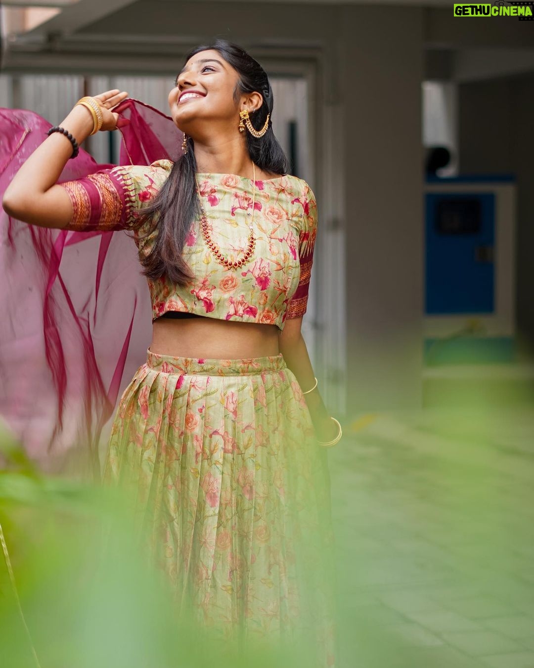 Deepika Venkatachalam Instagram - #DiwaliwithD (6/10) ✨ Just a week to go for Diwali, and if you haven't done your Diwali shopping yet, then @tamarachennai got you covered with their #Tamaraexpress delivery. So this is exclusively for all my lastminute shopping babies 😚 Tamara has launched a wide & exclusive Diwali collection with different styles but the one set that got my attention is this beautiful mint colored crop top and skirt set. 💗💚 It's a semi tussar crop top and skirt with floral patterns and modernized temple borders. It's a combination of both traditional and modern style and the boat neck and elbow sleeves adds more perfection to the outfit. The pleated skirt has a generous amount of flair and the organza dupatta completes the whole look. I wanted the traditional side of the outfit to speak more and went all gold themed with the jewels. A super cute jumkha, a contrast red stoned chain and a stack of bangles, that's it we were ready to twirl and click some pictures on the teracce!! It's a great pick for this festive season if you want a outfit that's both modern and traditional at the same time. You can get ready in a giffy and have fun around the whole day! And if you're in chennai you can get your order shipped on the same day with #Tamaraexpress delivery. How cool is that? 😮 So quickk ah run to their website and place your orders soon! ❤️ . 📸 @mukesh__dm . #DiwaliwithD #Deepika #Diwali #diwalioutfit
