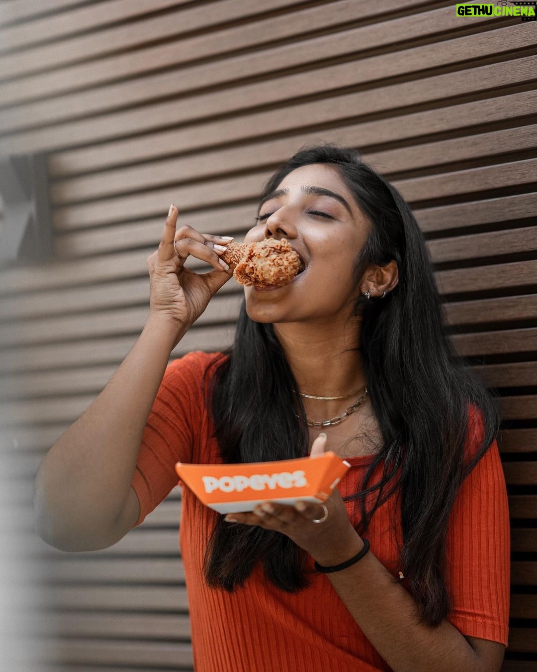 Deepika Venkatachalam Instagram - When I need a taste of home, Popeyes is where I go. It’s comfort and flavor in every bite! 🍗 @popeyes_india 🧡 Now serving at these new destinations - 1) ECR, Chennai - 29th Sep 2) Besant Nagar, Chennai - 30th Sep 3) KK Nagar, Madurai - 30th Sep #popeyesindia #popeyesinchennai #chennai #friedchicken #lovethatchicken #storelaunch #ECR #Besant Nagar #Madurai