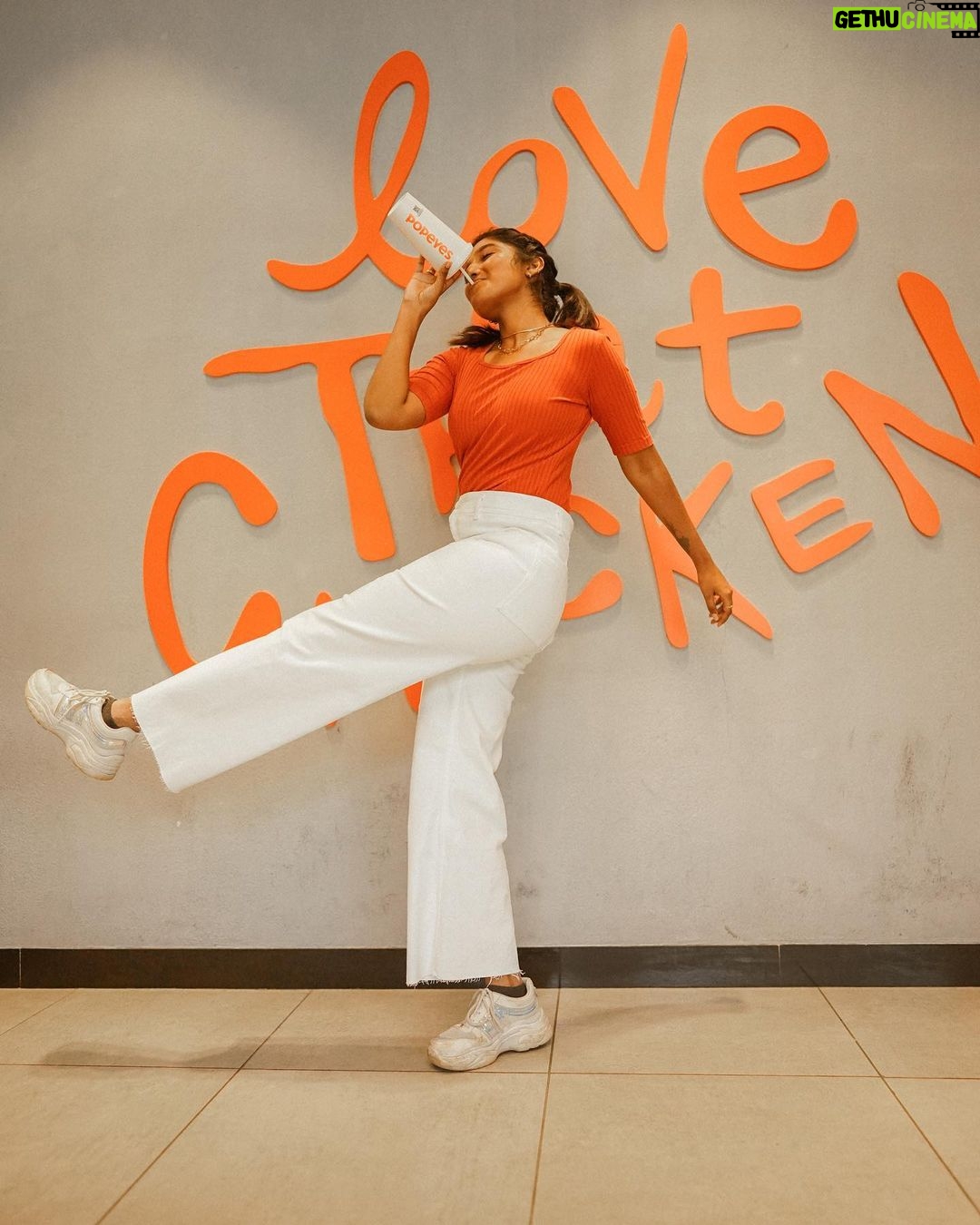 Deepika Venkatachalam Instagram - When I need a taste of home, Popeyes is where I go. It’s comfort and flavor in every bite! 🍗 @popeyes_india 🧡 Now serving at these new destinations - 1) ECR, Chennai - 29th Sep 2) Besant Nagar, Chennai - 30th Sep 3) KK Nagar, Madurai - 30th Sep #popeyesindia #popeyesinchennai #chennai #friedchicken #lovethatchicken #storelaunch #ECR #Besant Nagar #Madurai