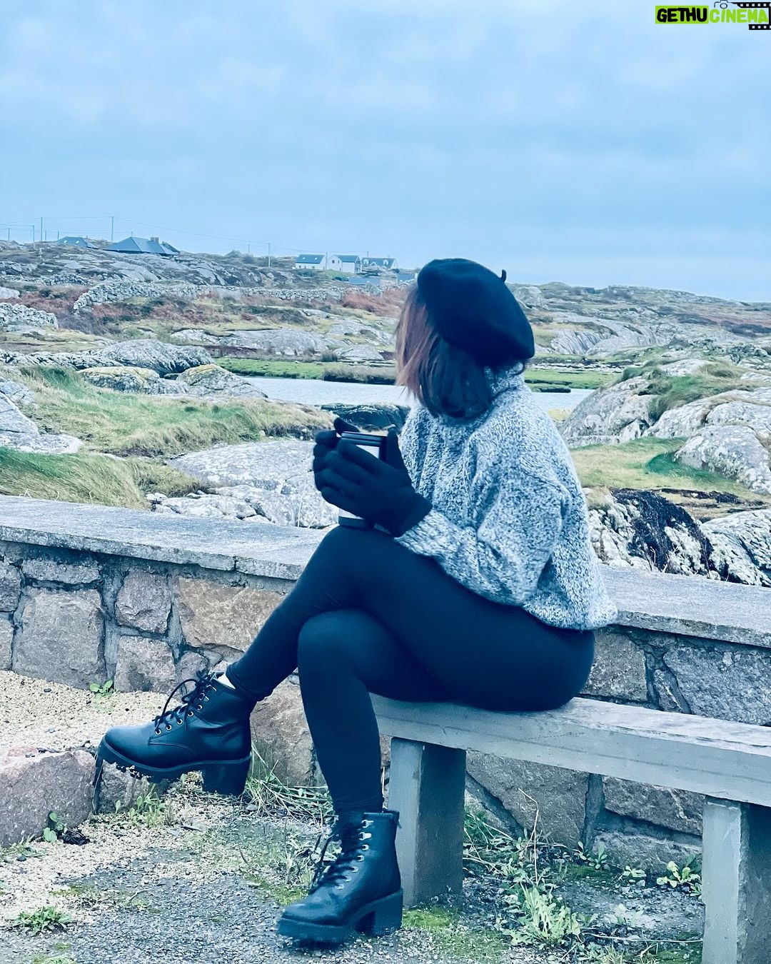 Delna Davis Instagram - ☕️ 🌊📜 ❄️ Coral Strand, Connemara